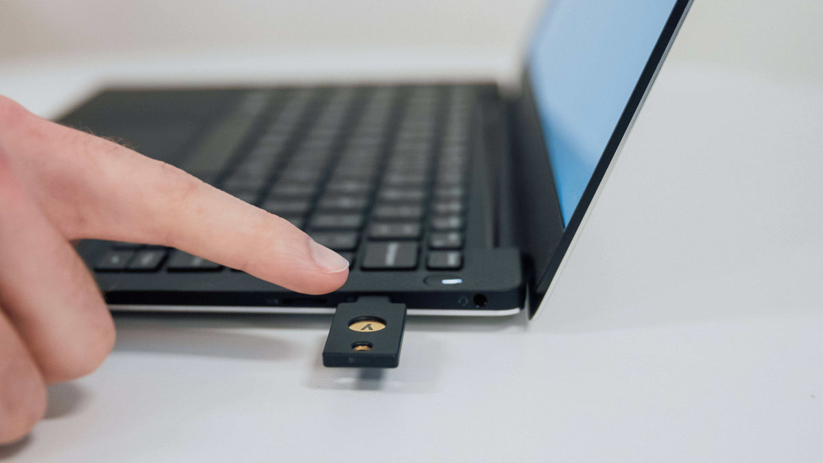 ゼロトラストとは?YubiKey によるゼロトラスト実装の考え方