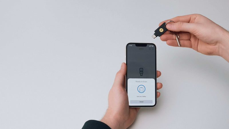 スマホにかざすだけで、フィッシングは防げる